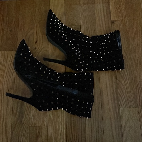Black spiked booties - Picture 4 of 4